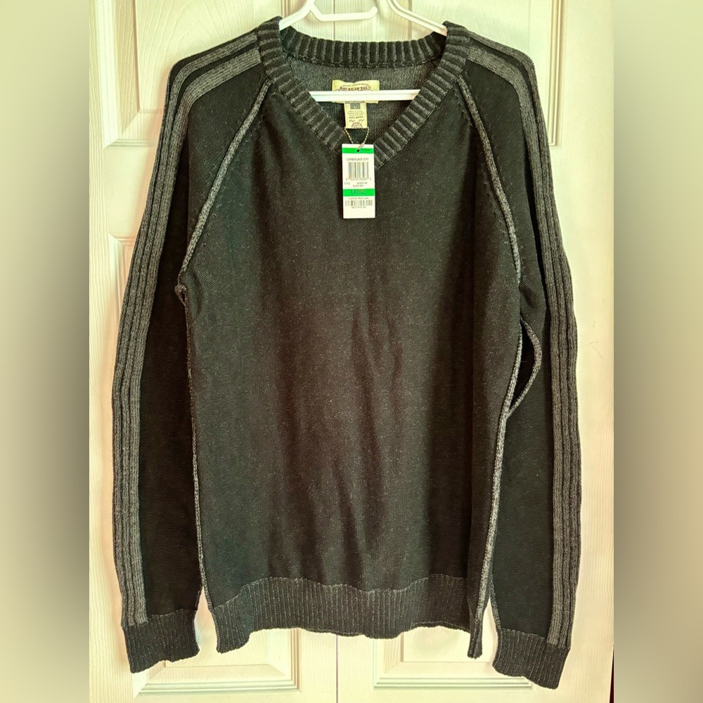 NWT mean’s sweater size L